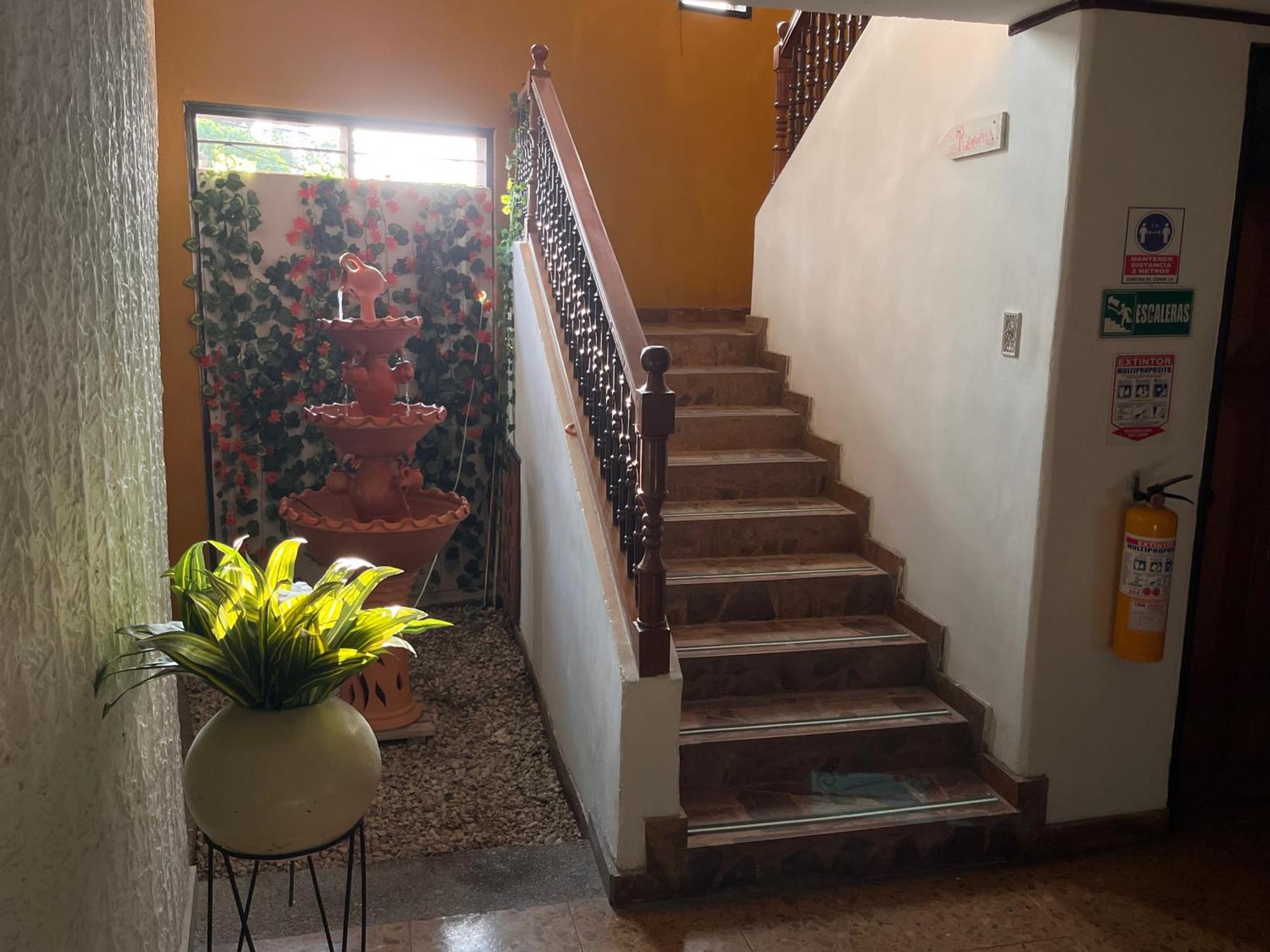 The Chill In Mansion Hostel Santa Marta Экстерьер фото