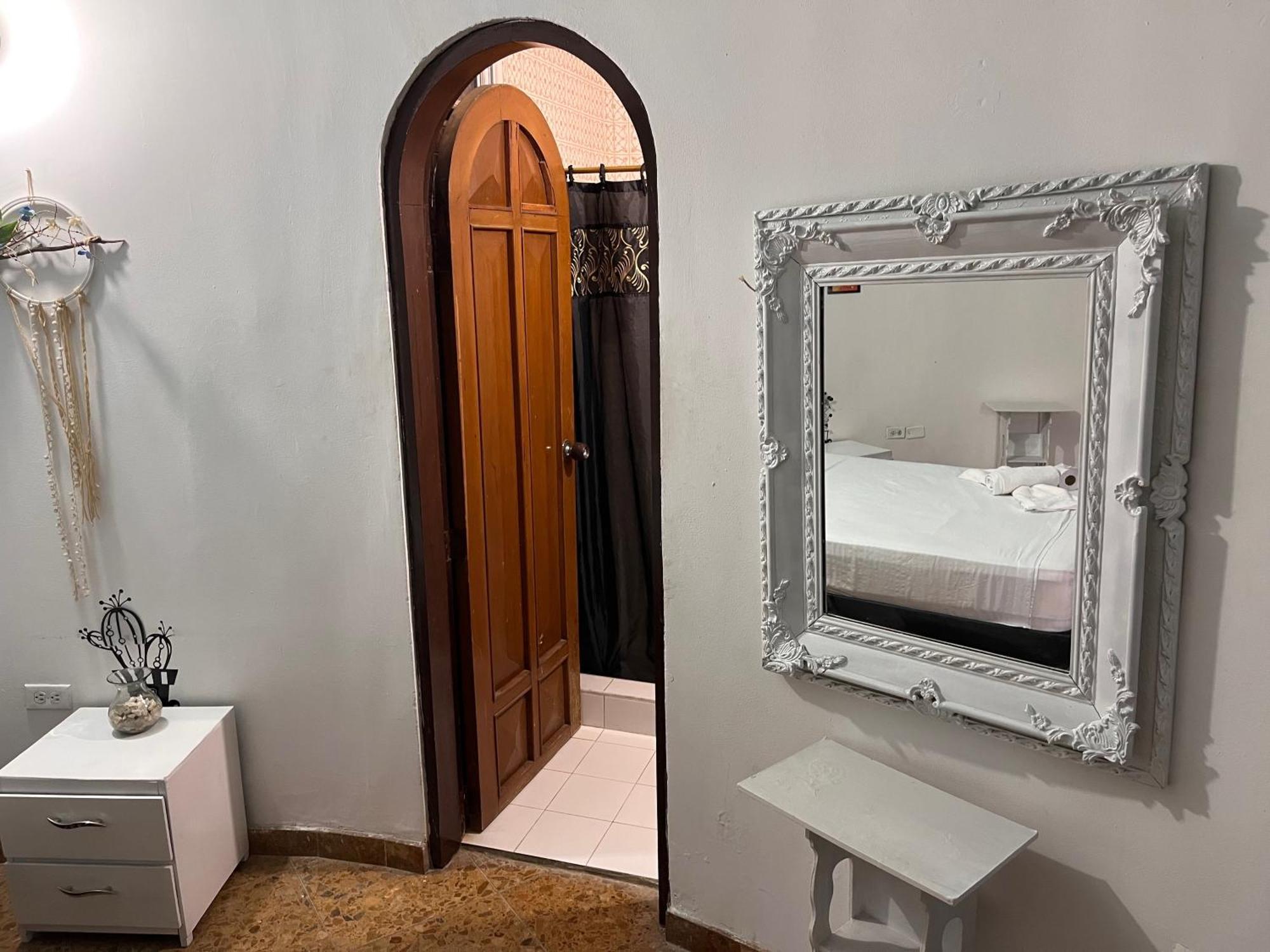 The Chill In Mansion Hostel Santa Marta Экстерьер фото